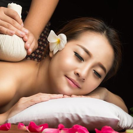 Outrigger Surin Beach Resort - Sha Extra Plus Praia de Surin Exterior foto Thai herbal compress massage