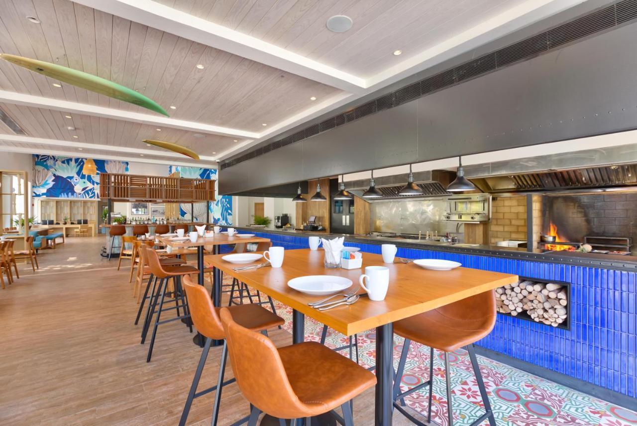 Outrigger Surin Beach Resort - Sha Extra Plus Praia de Surin Exterior foto The Kitchen Table