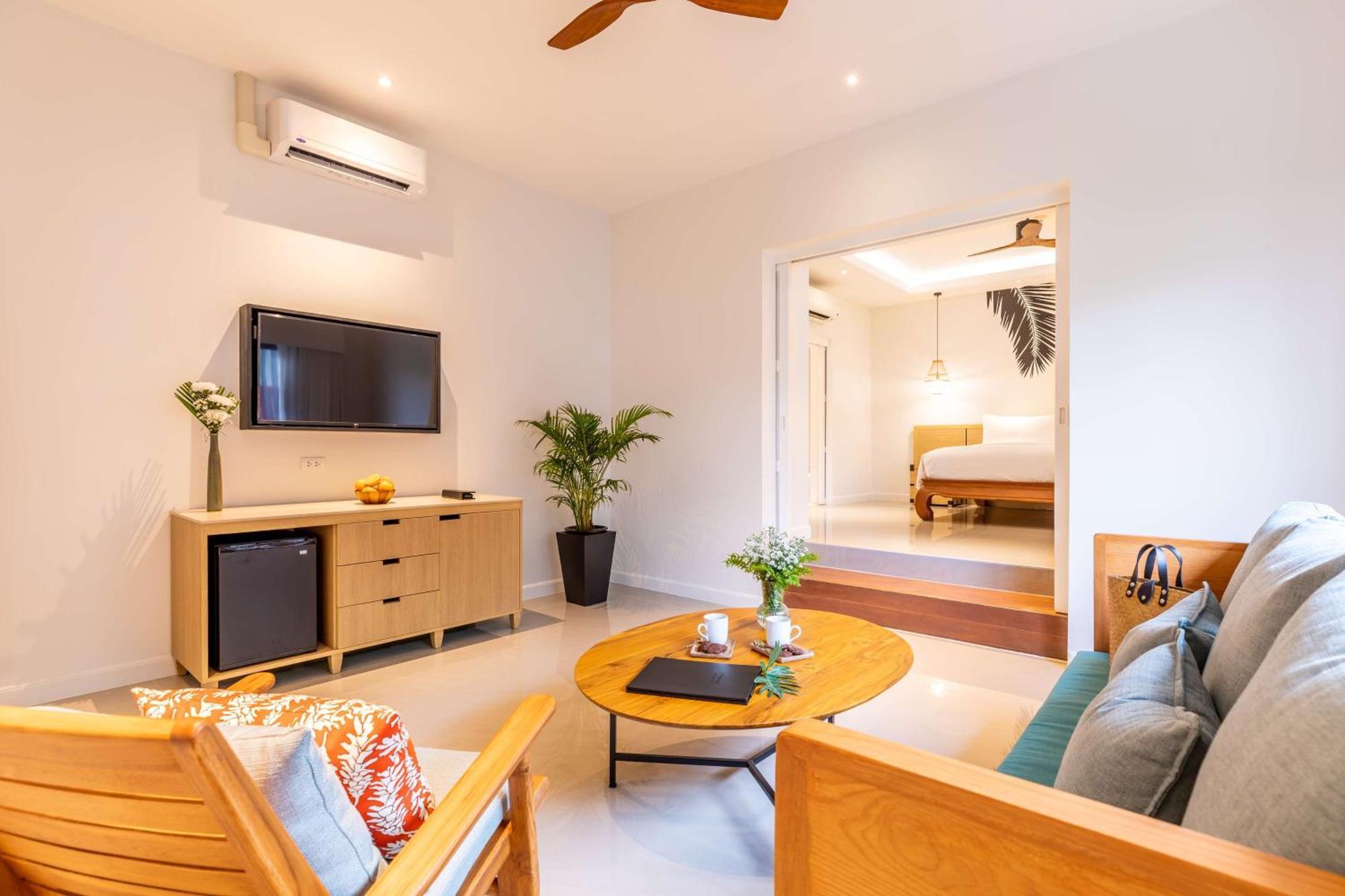Outrigger Surin Beach Resort - Sha Extra Plus Praia de Surin Exterior foto